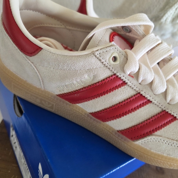 Adidas Womens Heart Handball Spezial Sneakers Size 7.5 NWT KH9044 - Picture 3 of 12